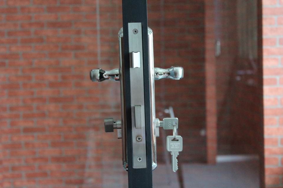 High quality anti-theft door lock,design door handle lock,door lock in guangzhou