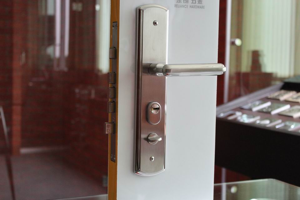 SUS304 new stylish satin security door lock with 68 lock cylinder
