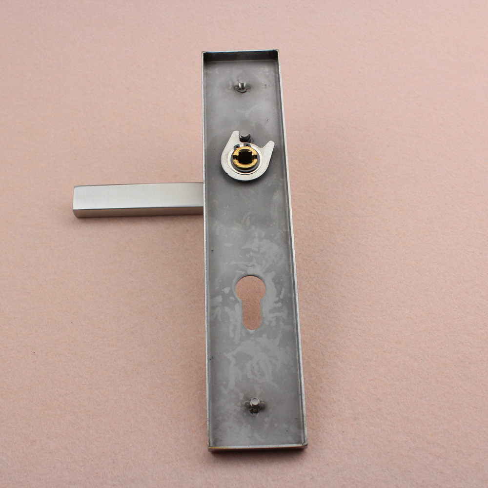 Effective Delivery Door Handleset with Lock Plate in Satin Nickel