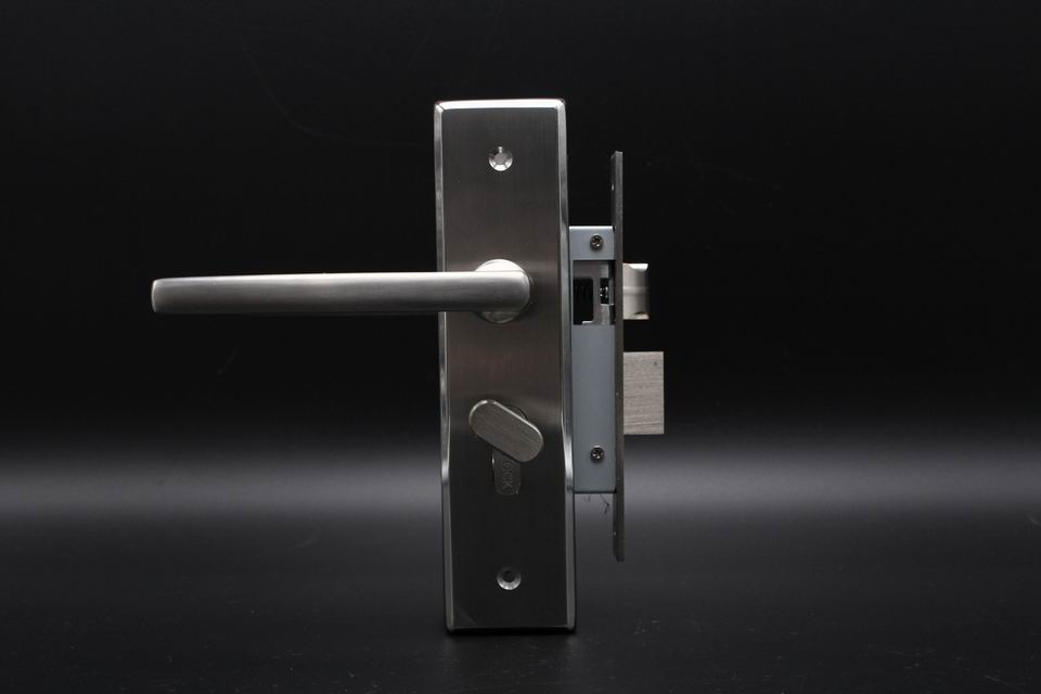 China manufacture door locks price, Z wave european door locks