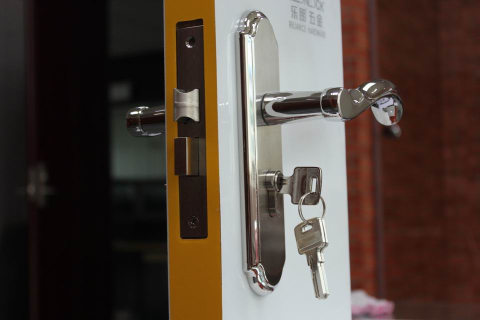 Wholesale design lever handle safety lock with plate for bedroom
