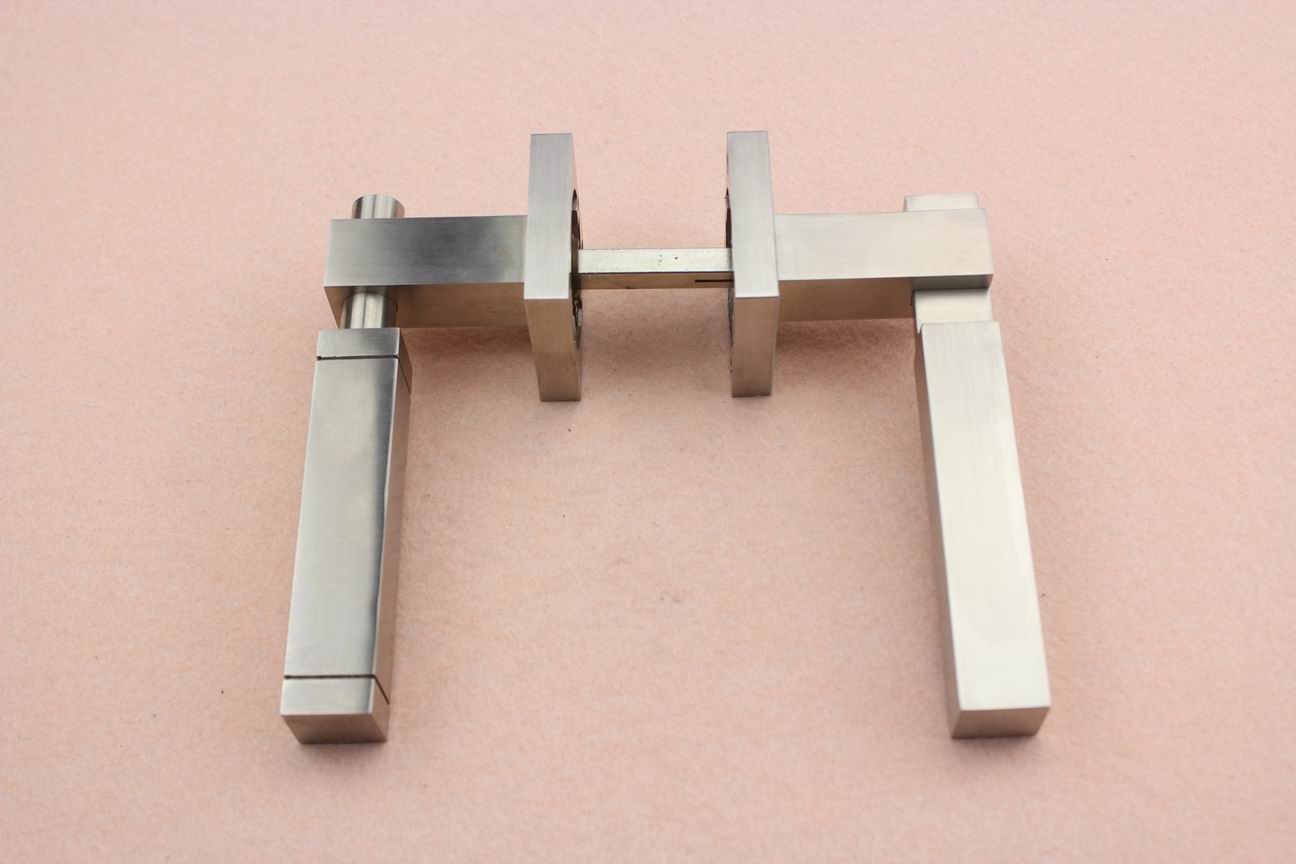 Square shape solid type stainless steel material lever door handle