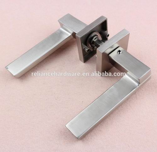 Solid Lever Handle on square Casting For timber Door